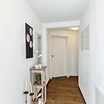 1 Apartment