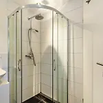 1 Apartment *