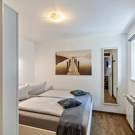 1 * Wallhausen (Rhineland-Palatinate)